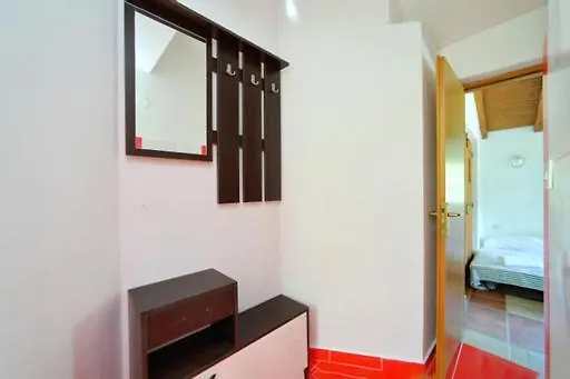 דירה ביבינייה Apartman Pjer 1